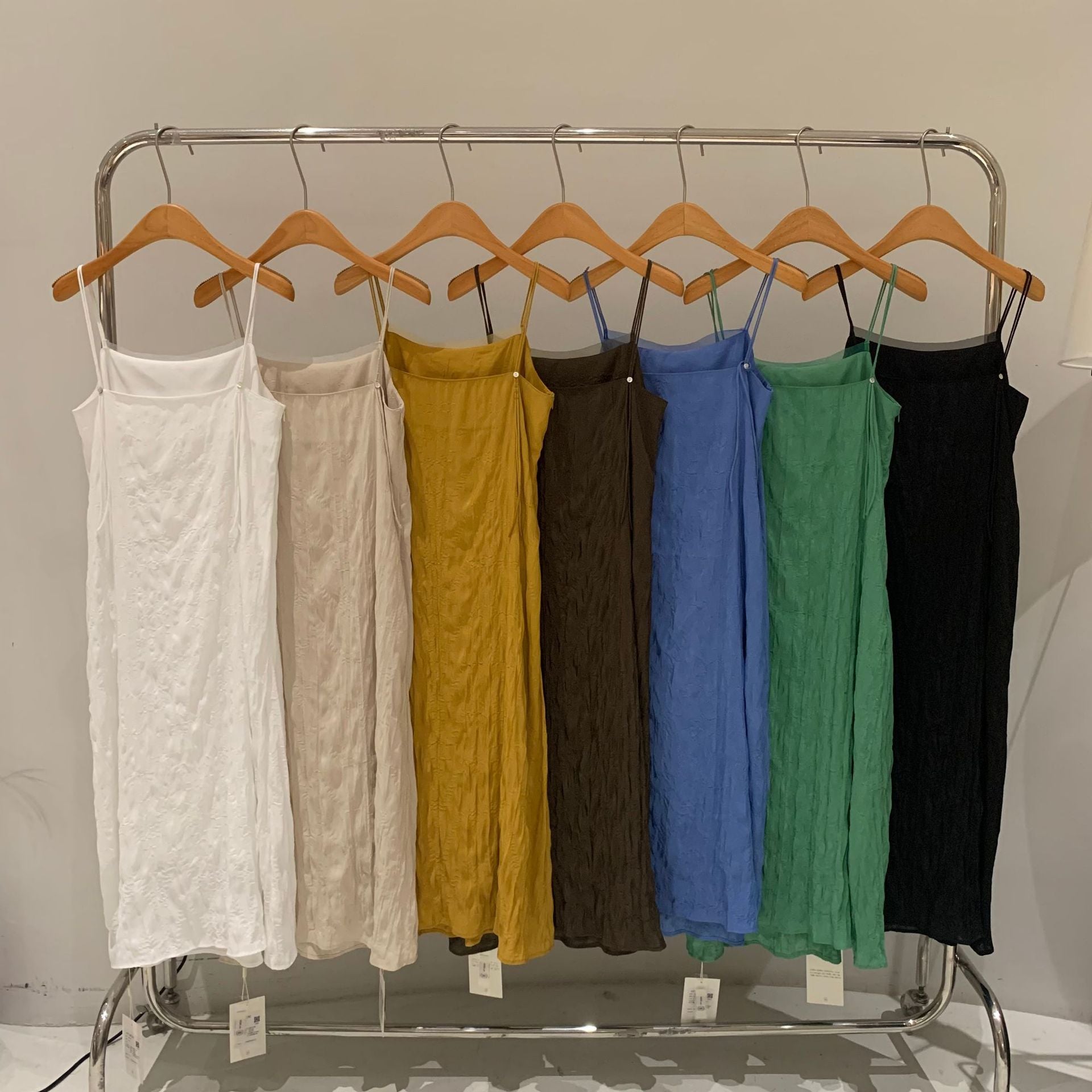 韓国風シンプルキャミワンピー