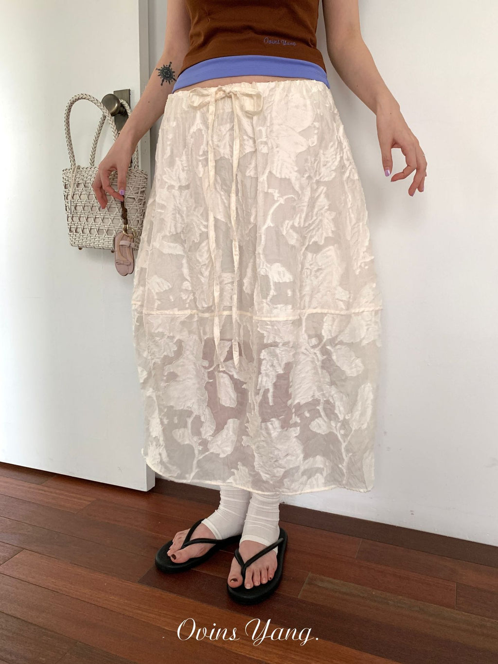 花柄　レース刺繍 ボーリュームスカート