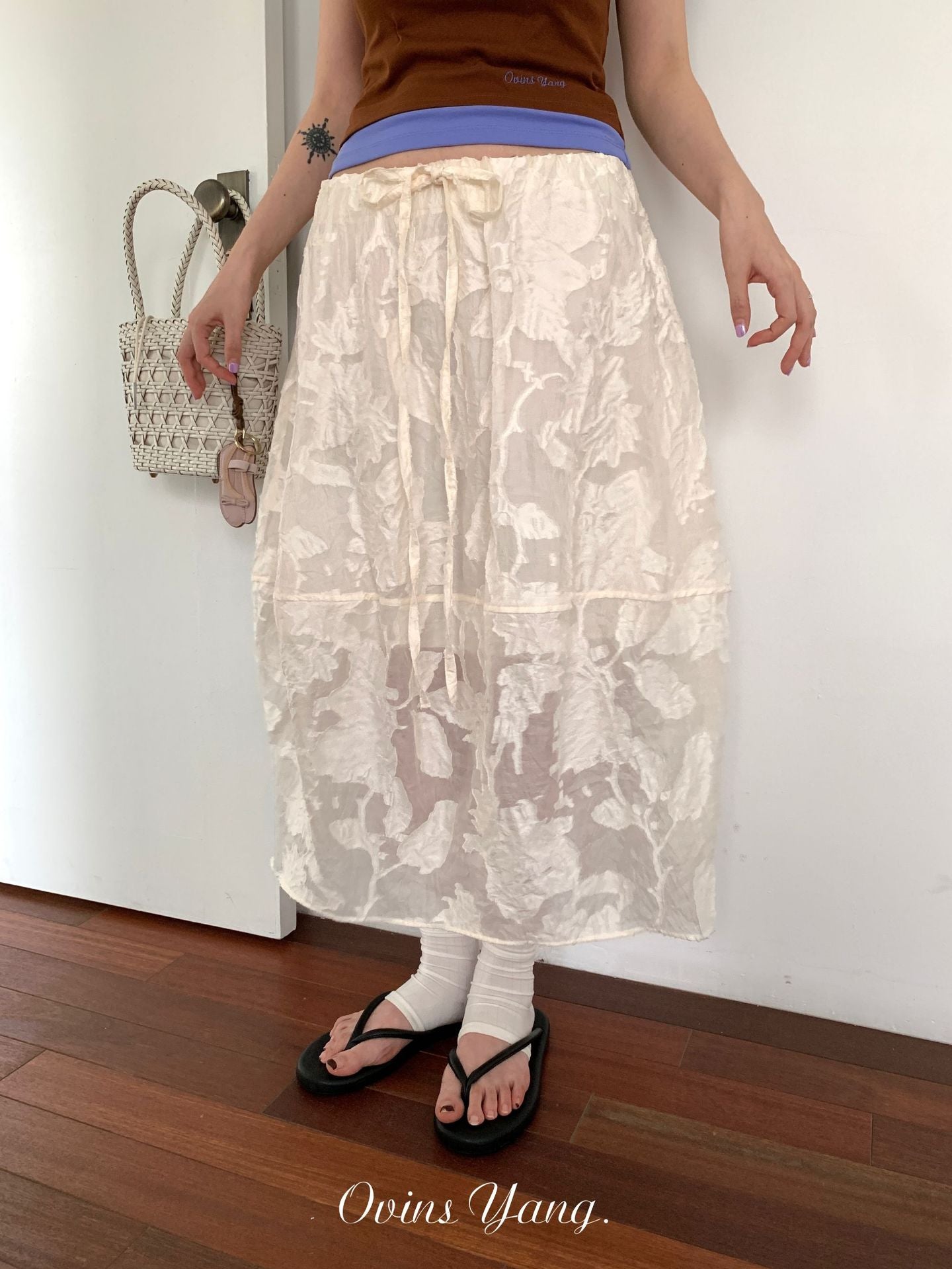 花柄　レース刺繍 ボーリュームスカート